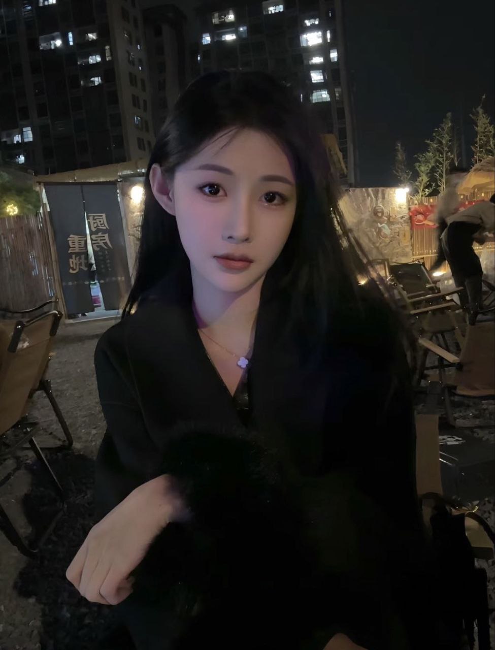 上海魔都后花园临窗卡座实拍